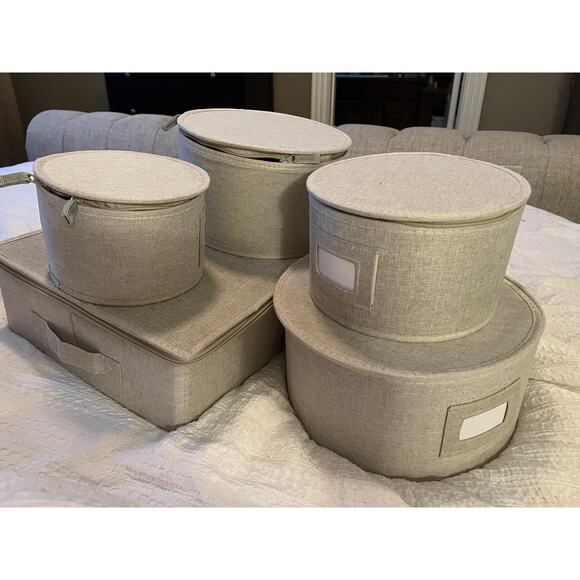 RARE Christmas Holiday Vine Fine for 8 Dinnerware Plates Cups Saucers Bowls - Picture 3 of 16